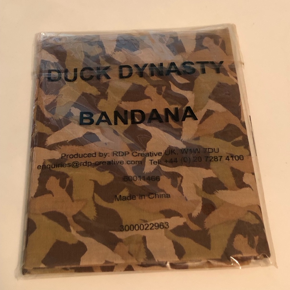 10008 Duck Dynasty Camouflage  Bandana Features Ducks Bandana NIP